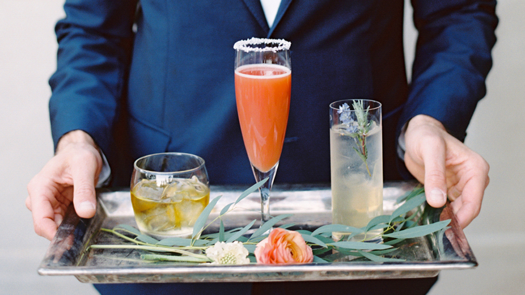 Everything You Need to Know About Creating Your Wedding Cocktail Hour