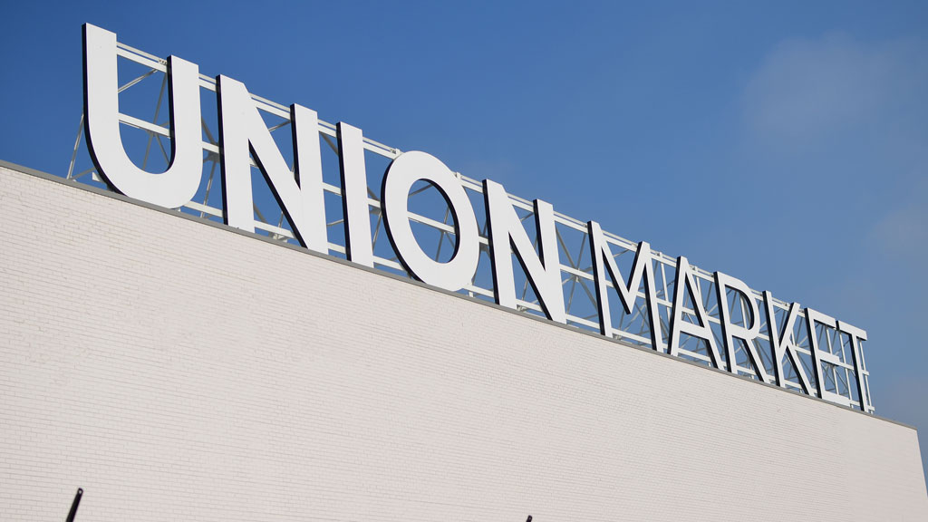 Shop Beautiful Vintage Clothes at This Local Online Store’s Union Market Pop-Up