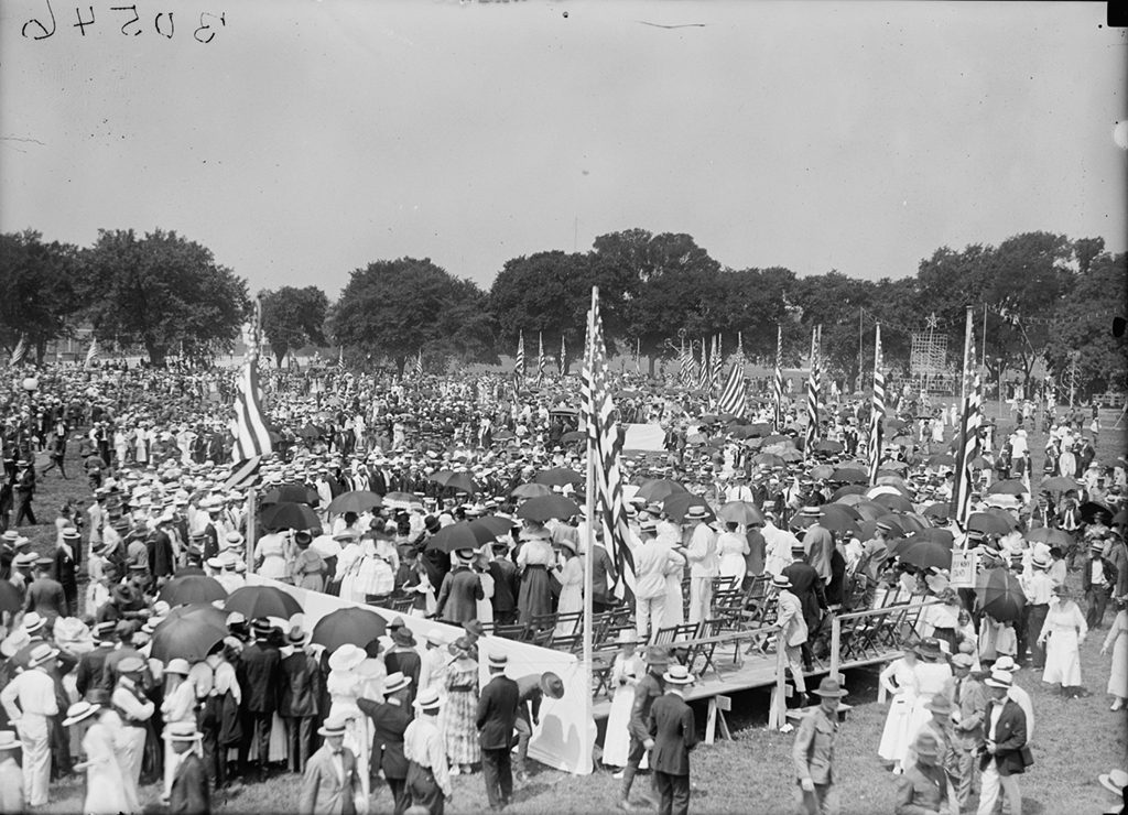 A crowd gathered at the Ellipse for a Fourth of July celebration in 1919. Photograph via Harris & Ewing Collection (Library of Congress). 