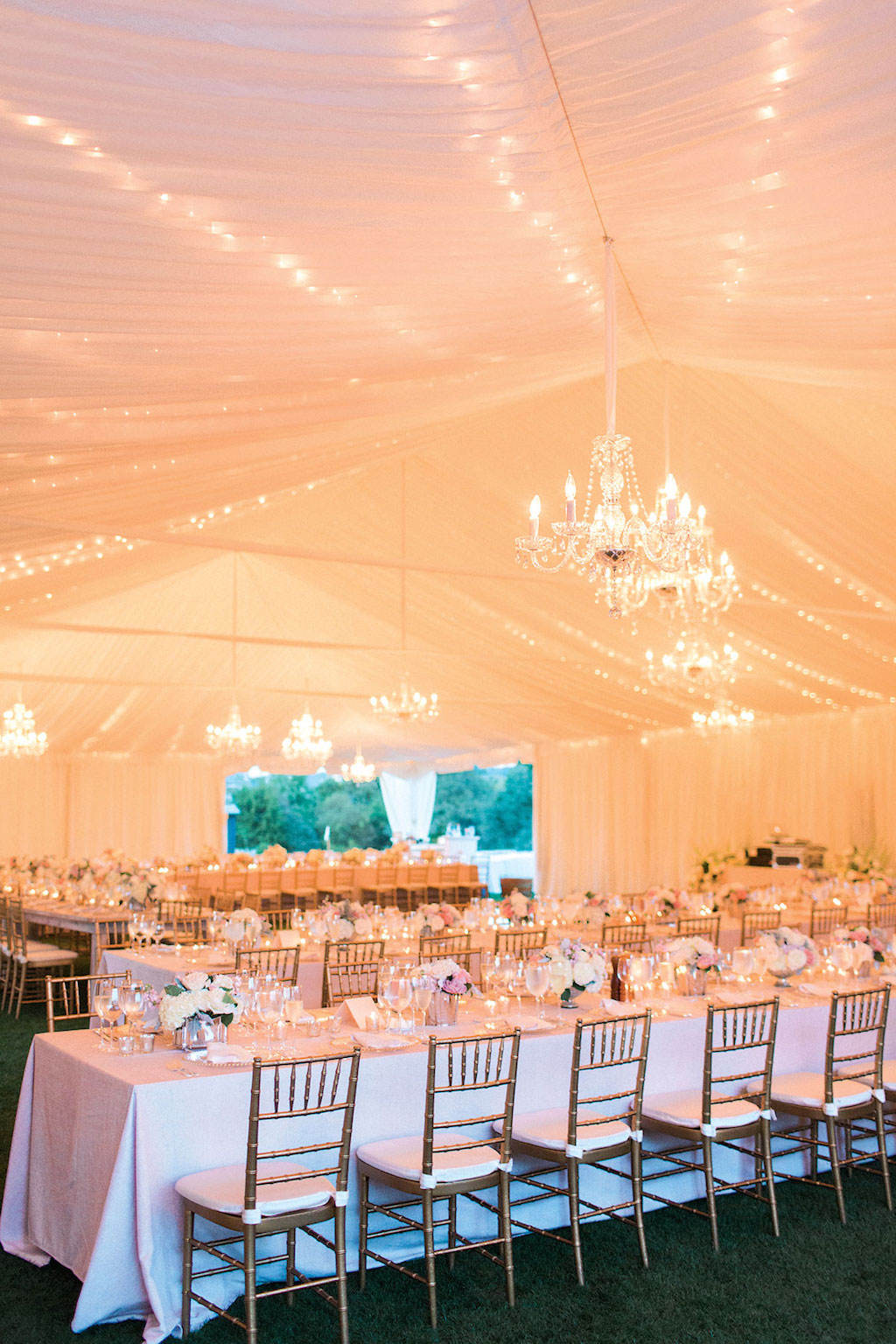 10-11-16-coolest-wedding-decor-design-15