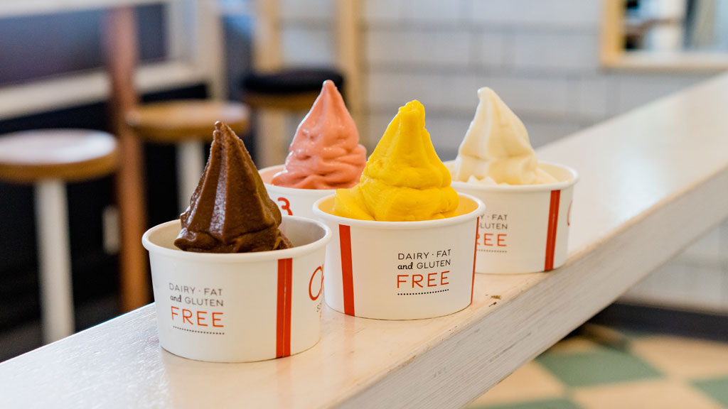5 Sweet Treats Nutritionists Reach For When They’re Craving Sugar