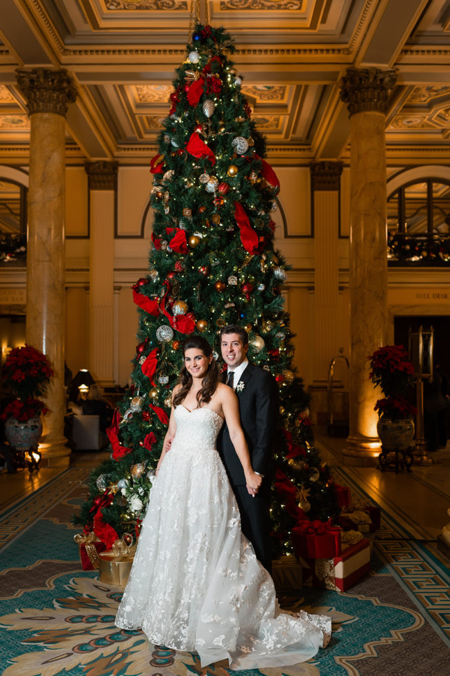 Natalie Garagiola & Eddie Longosz | Lisa Boggs Photography | natalie_eddie_baseball_holiday_wedding_08