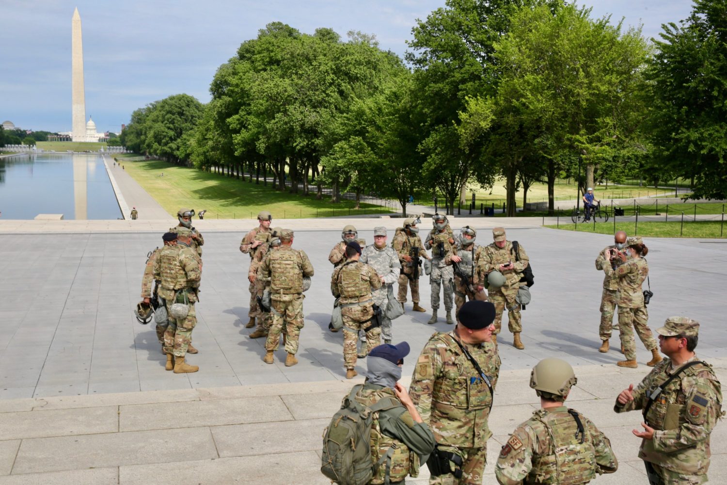 The Mysterious Claim That Two South Carolina Guardsmen Were Delivered a Glass-Filled Pizza in DC