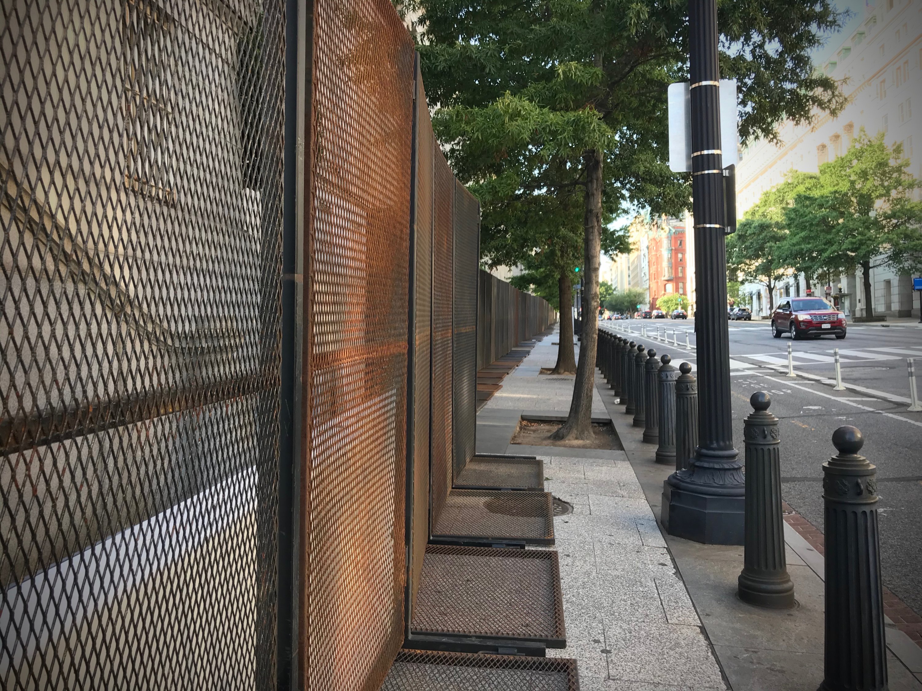 white-house-temporary-fencing-4 - Washingtonian