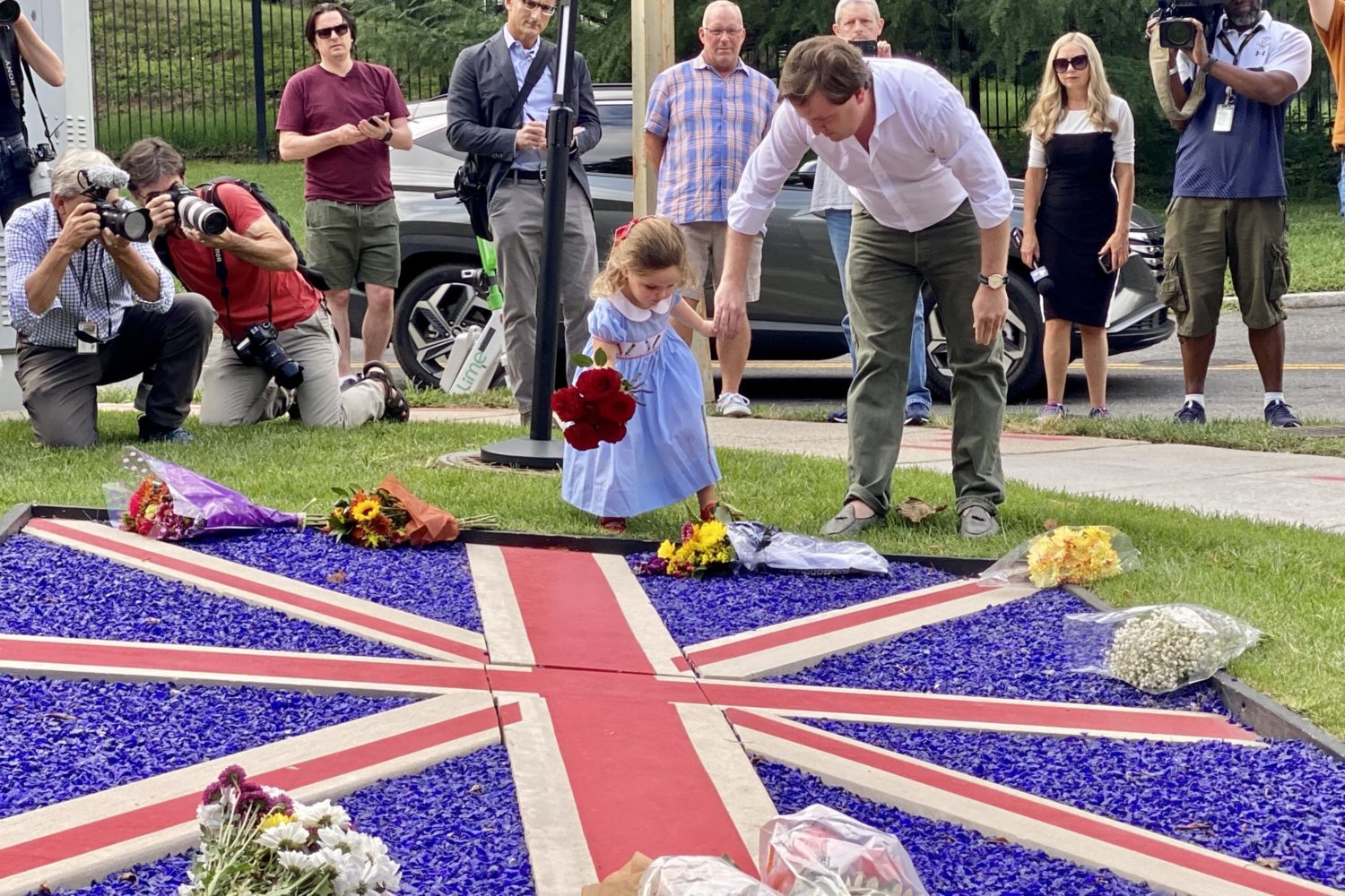 Photos: Remembering Queen Elizabeth II Outside the British Embassy