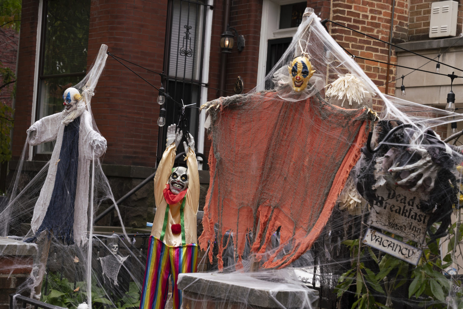 Capitol Hill’s Amazing Halloween Decorations Have Begun to Reappear