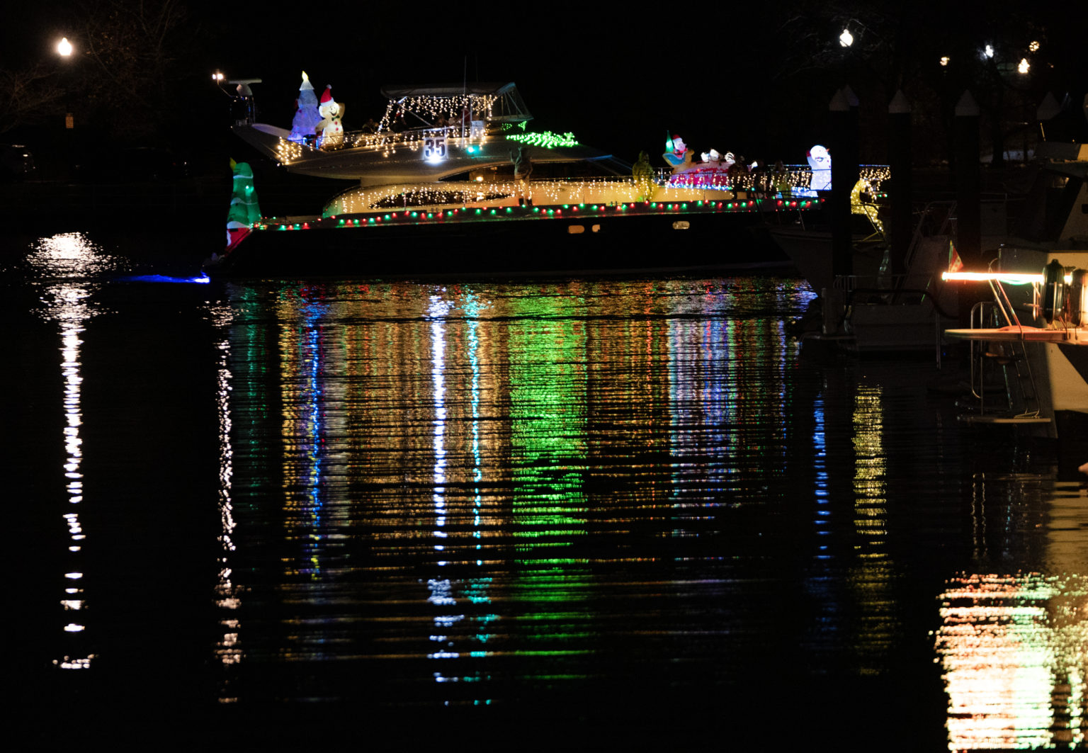 PHOTOS The District Holiday Boat Parade Lights Up the Wharf