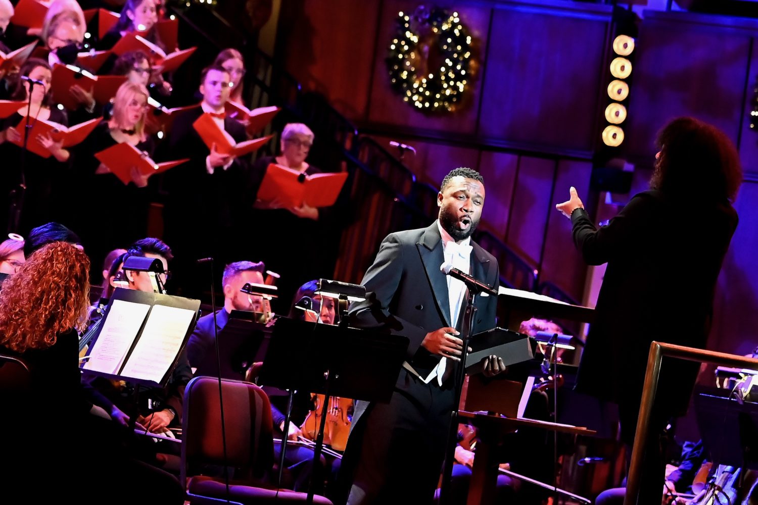 Best Things to Do in the DC Area 12/22-12/25: Choral Christmas Music, a Richard Avedon Exhibit, and Christmas Eve at a Mansion
