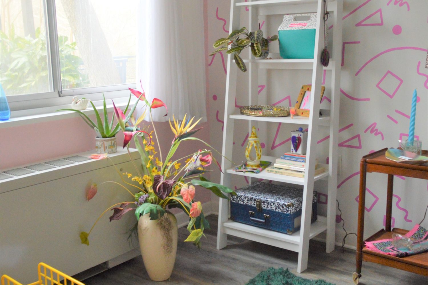 This Rockville Condo Is a Total ’90s, Neon Time Machine