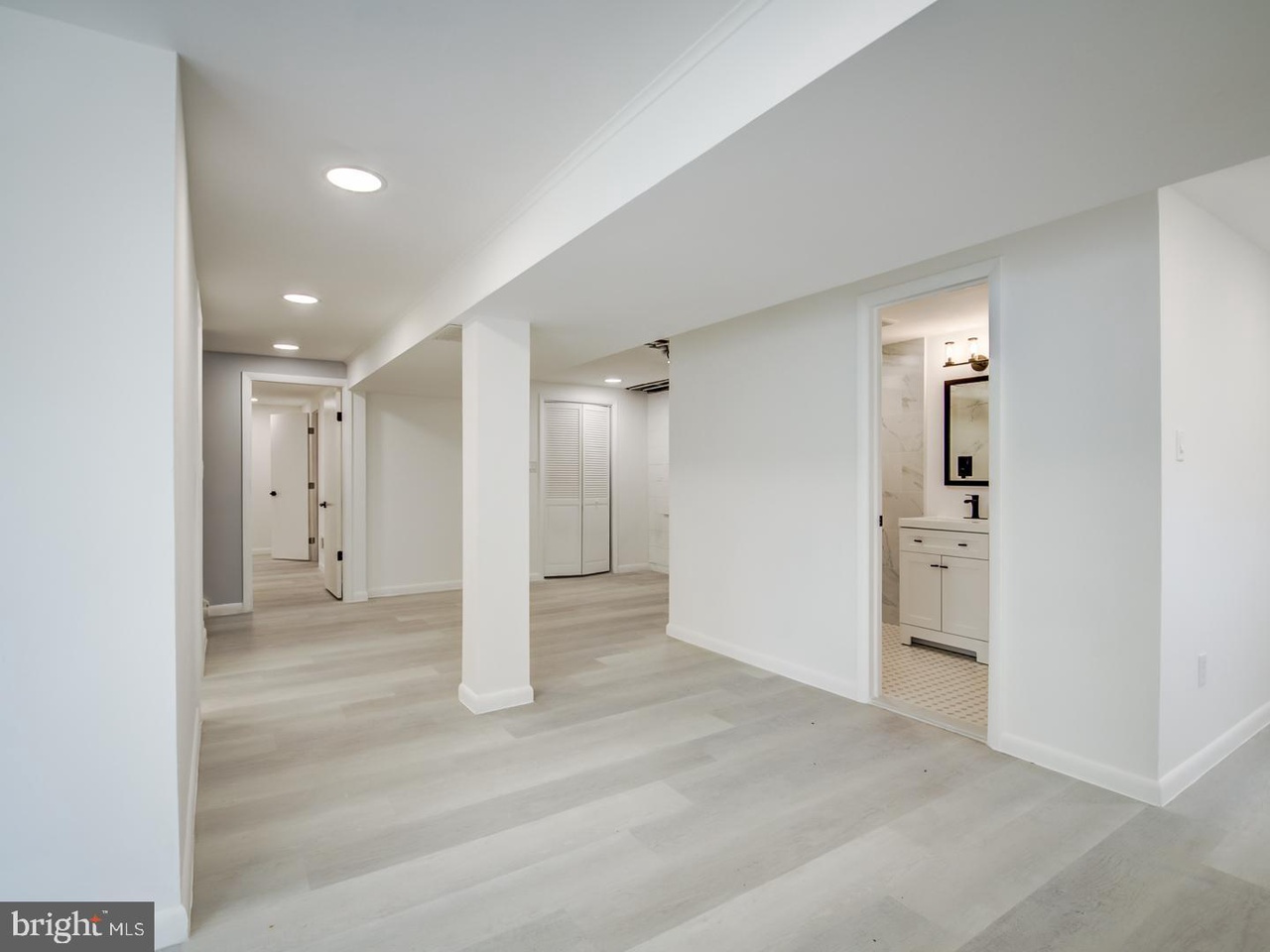 9214 rolling view dr 3 - Washingtonian