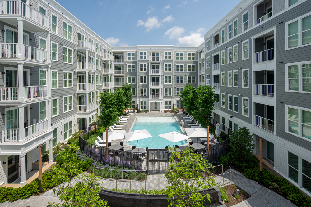 TheBarrett_EXT_Amenities_Pool_SeamusPayne_June2023 - Washingtonian