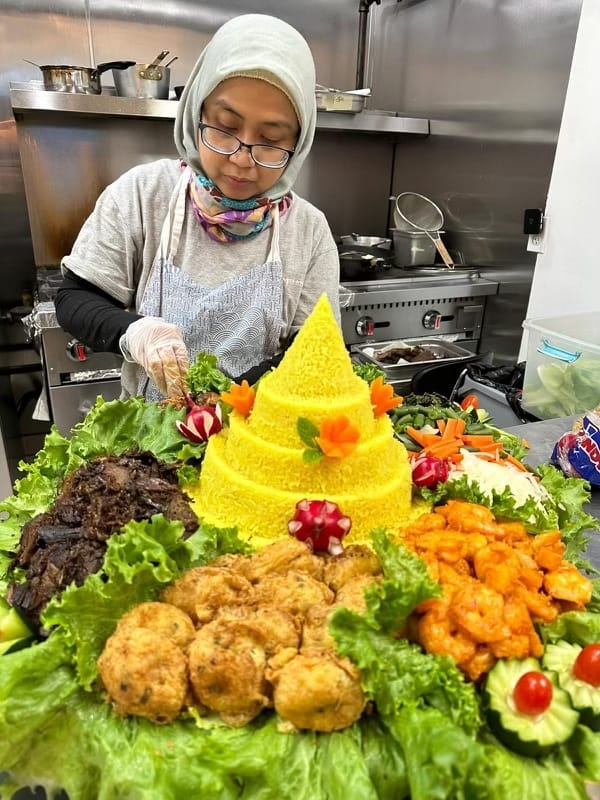 Artha Rini Brings Vibrant Indonesian Curries and Soups to Kensington