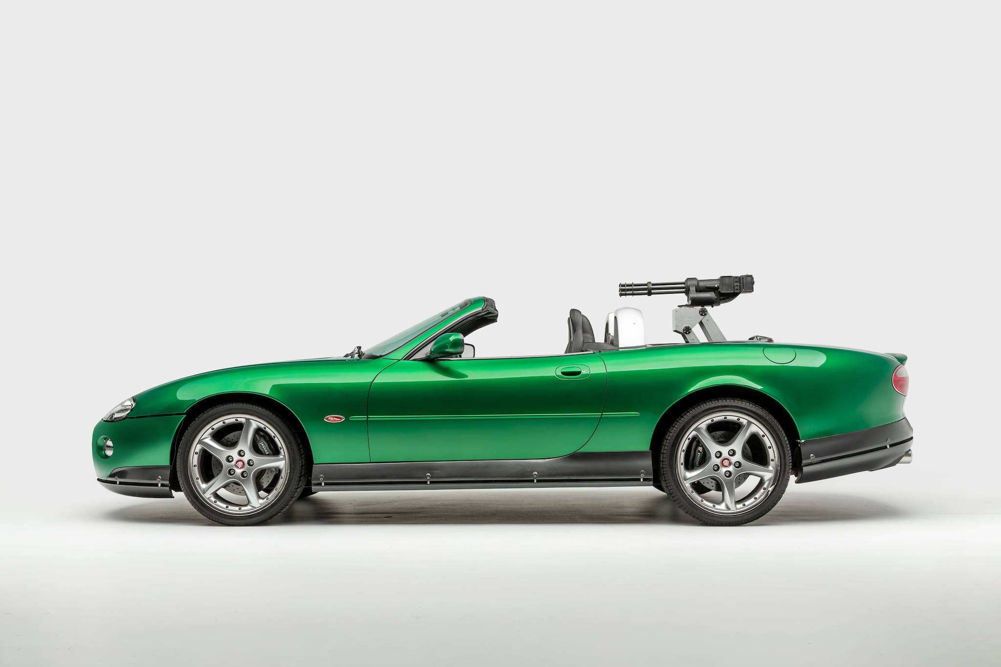 Jaguar 2002 XKR - Washingtonian