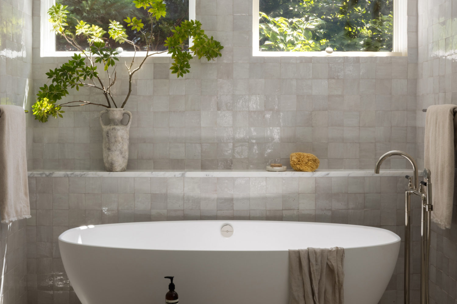 Thinking of Getting a Freestanding Tub? Here Are 4 Things to Consider.