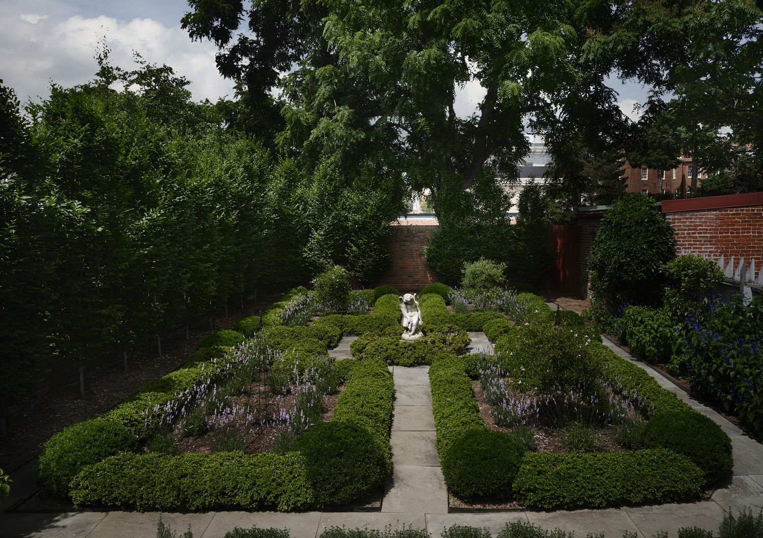 LXIVDC_GARDENS147-cc130b9c-1500 - Washingtonian