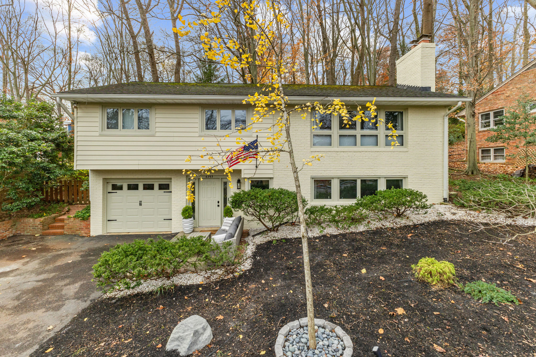 Pole_6393_Lakeview_Drive_006 - Washingtonian