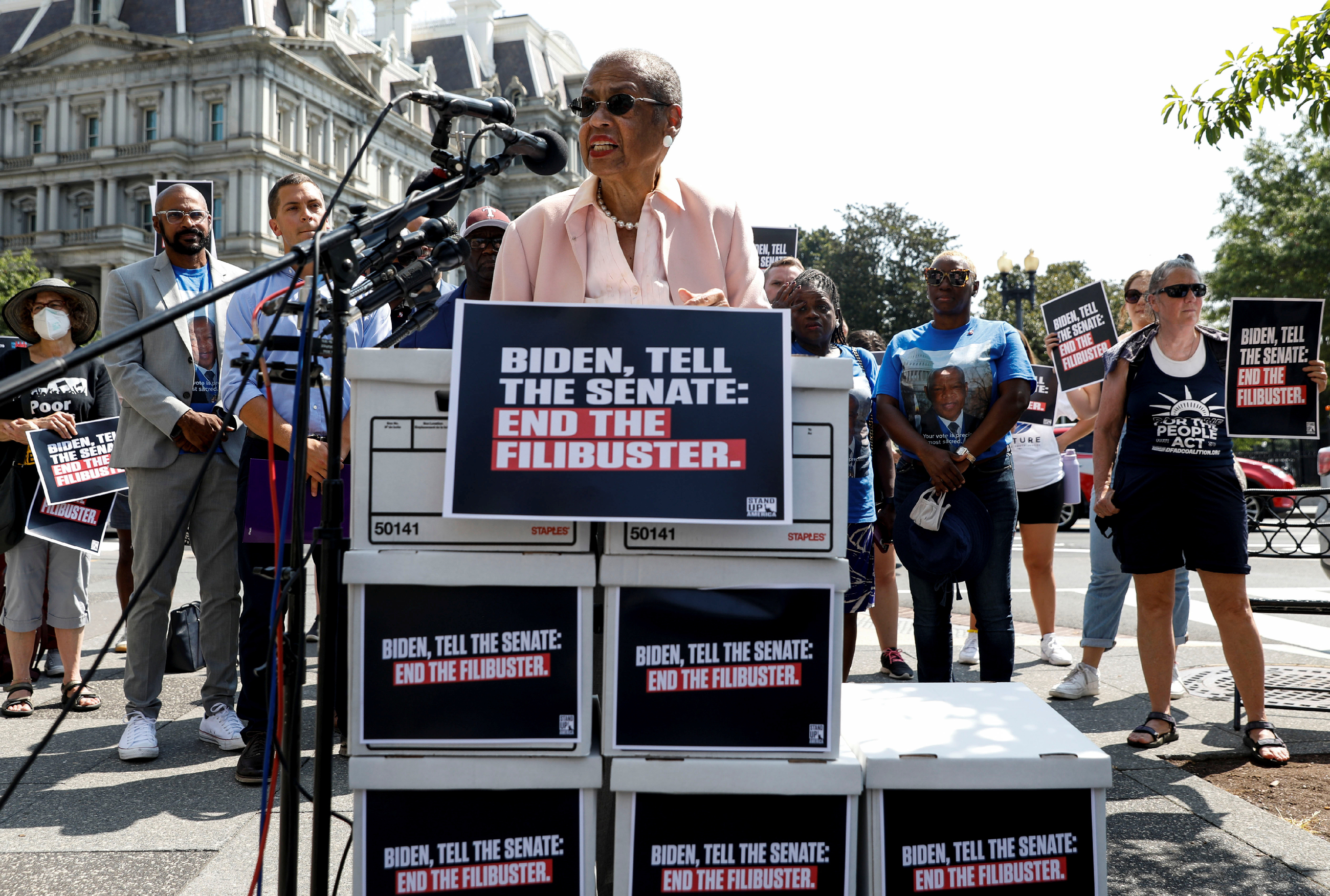 2021-08-12T192830Z_395727388_RC2N3P91HR9Z_RTRMADP_3_USA-CONGRESS-VOTING-RIGHTS - Washingtonian
