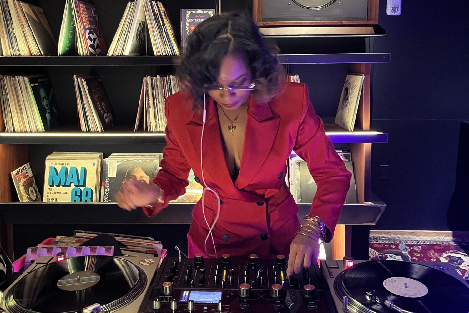 A Vinyl Listening Room and Natural-Wine Bar Opens in Mount Vernon Triangle