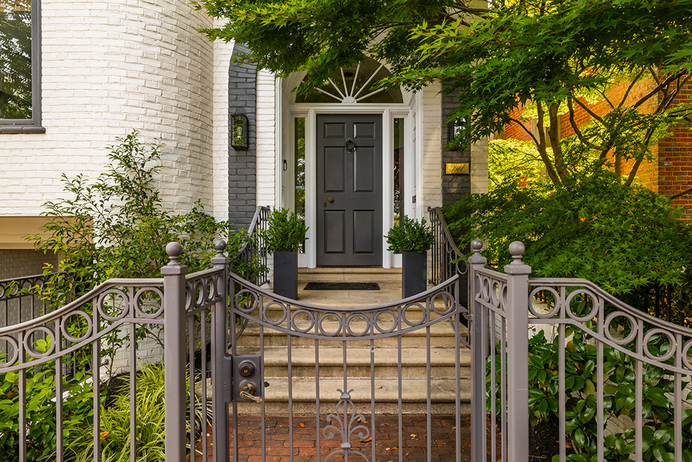 Sophisticated Living Steps from Georgetown’s Best