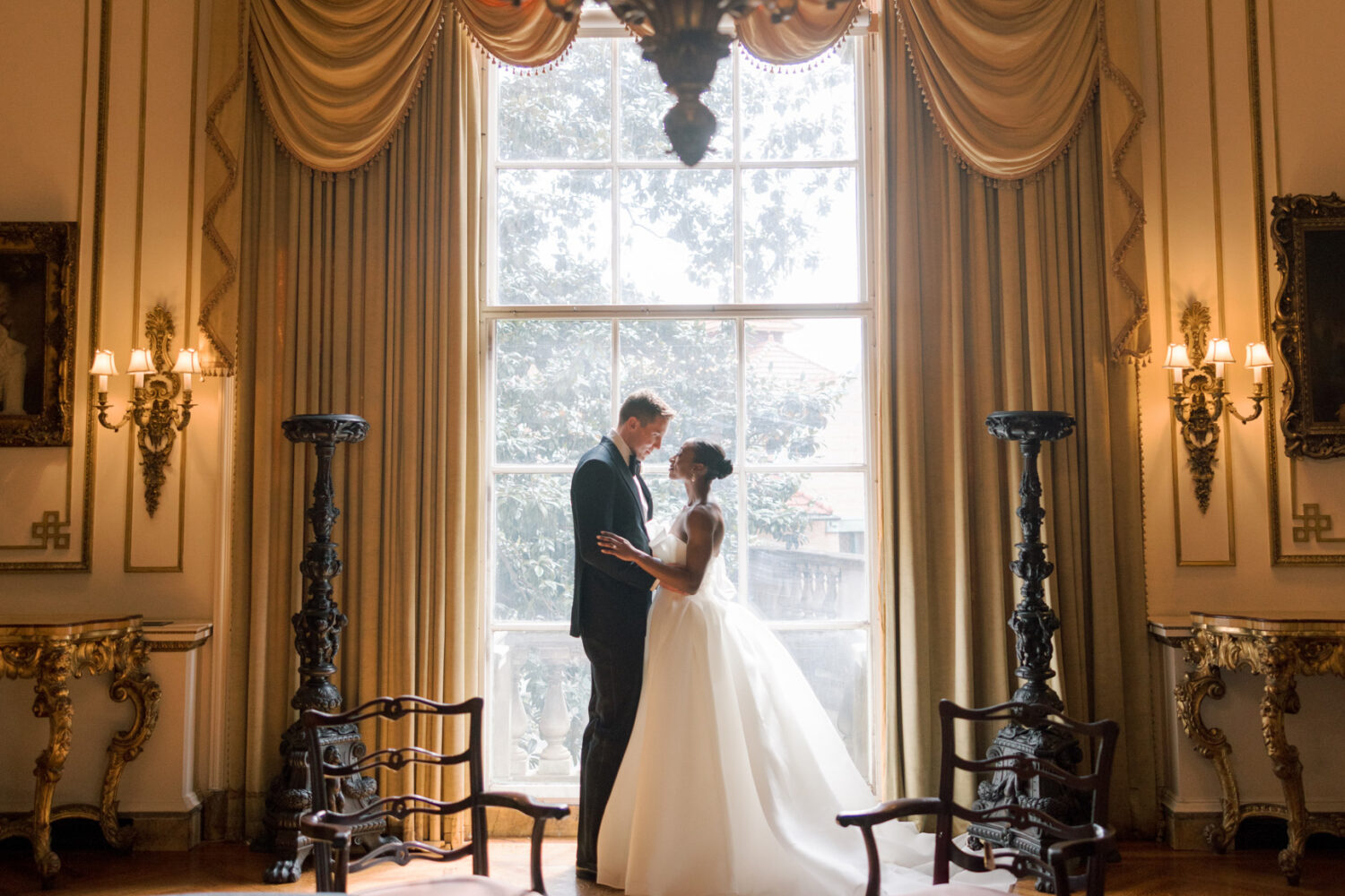 A Timeless, Fashion-Forward Wedding at Anderson House
