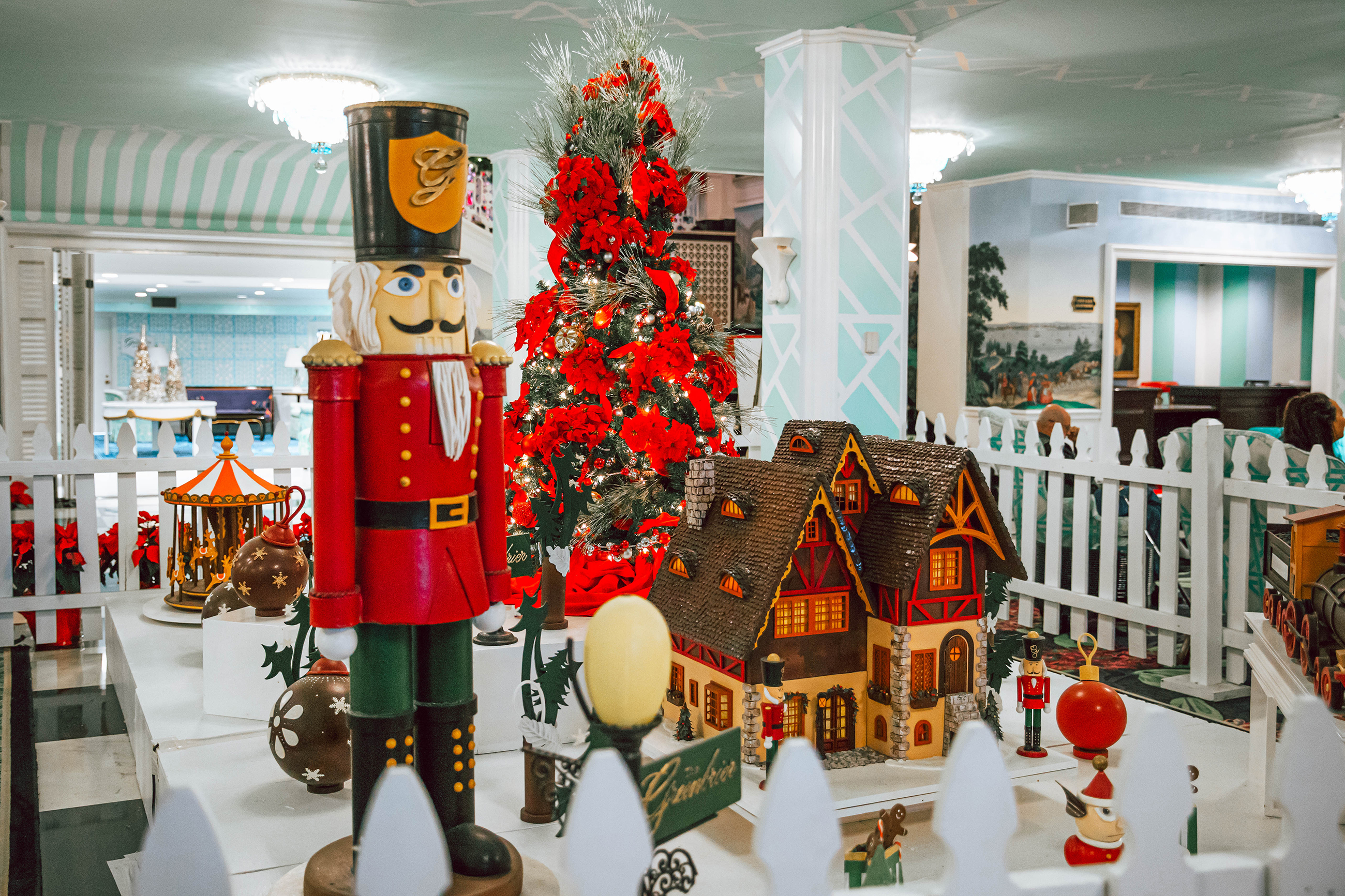 ChristmasDecorations-23-scaled-down - Washingtonian