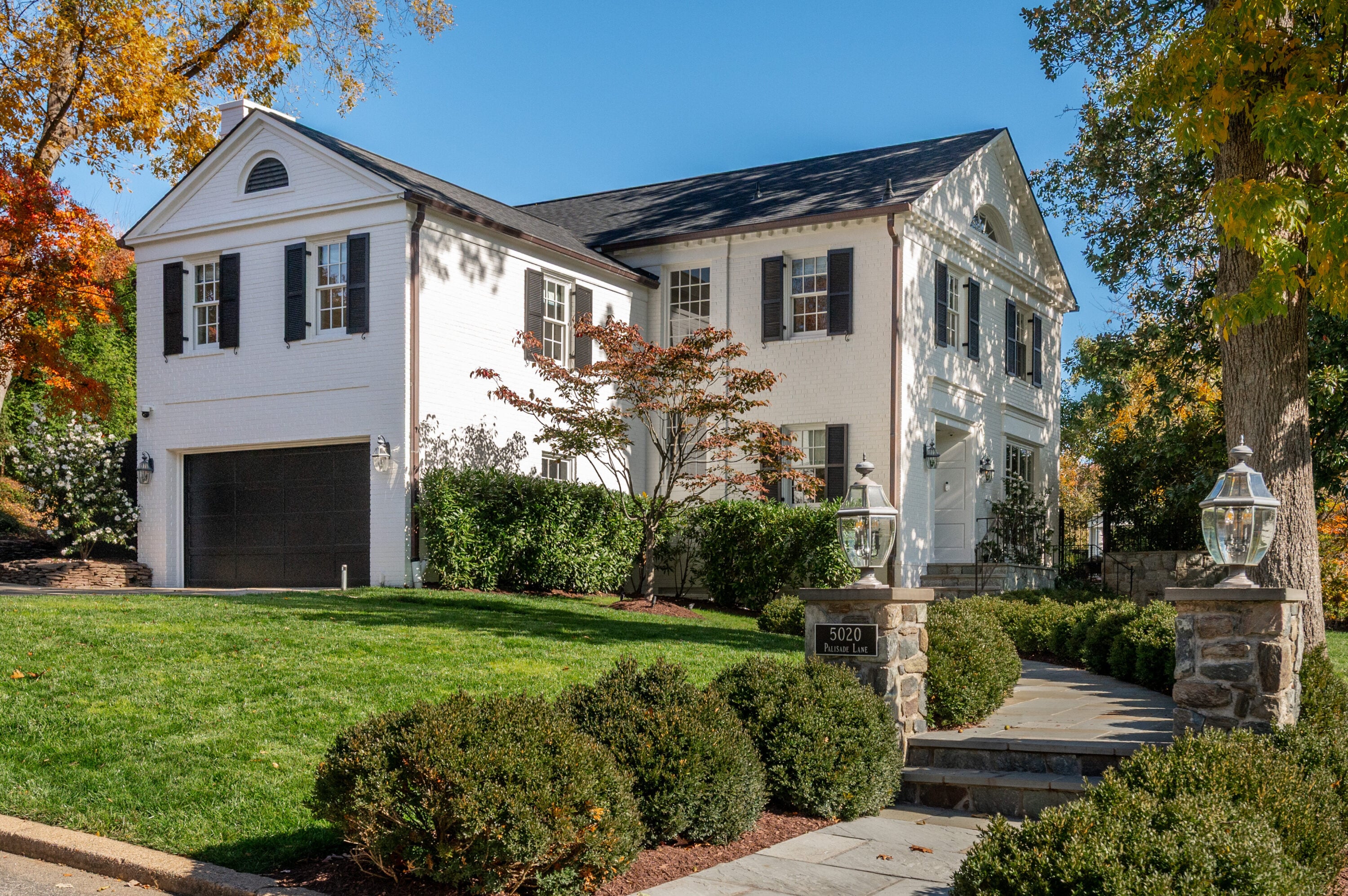 5020 Palisade Lane Northwest-print-001-049-Front Exterior-4000x2661-300dpi 1 - Washingtonian