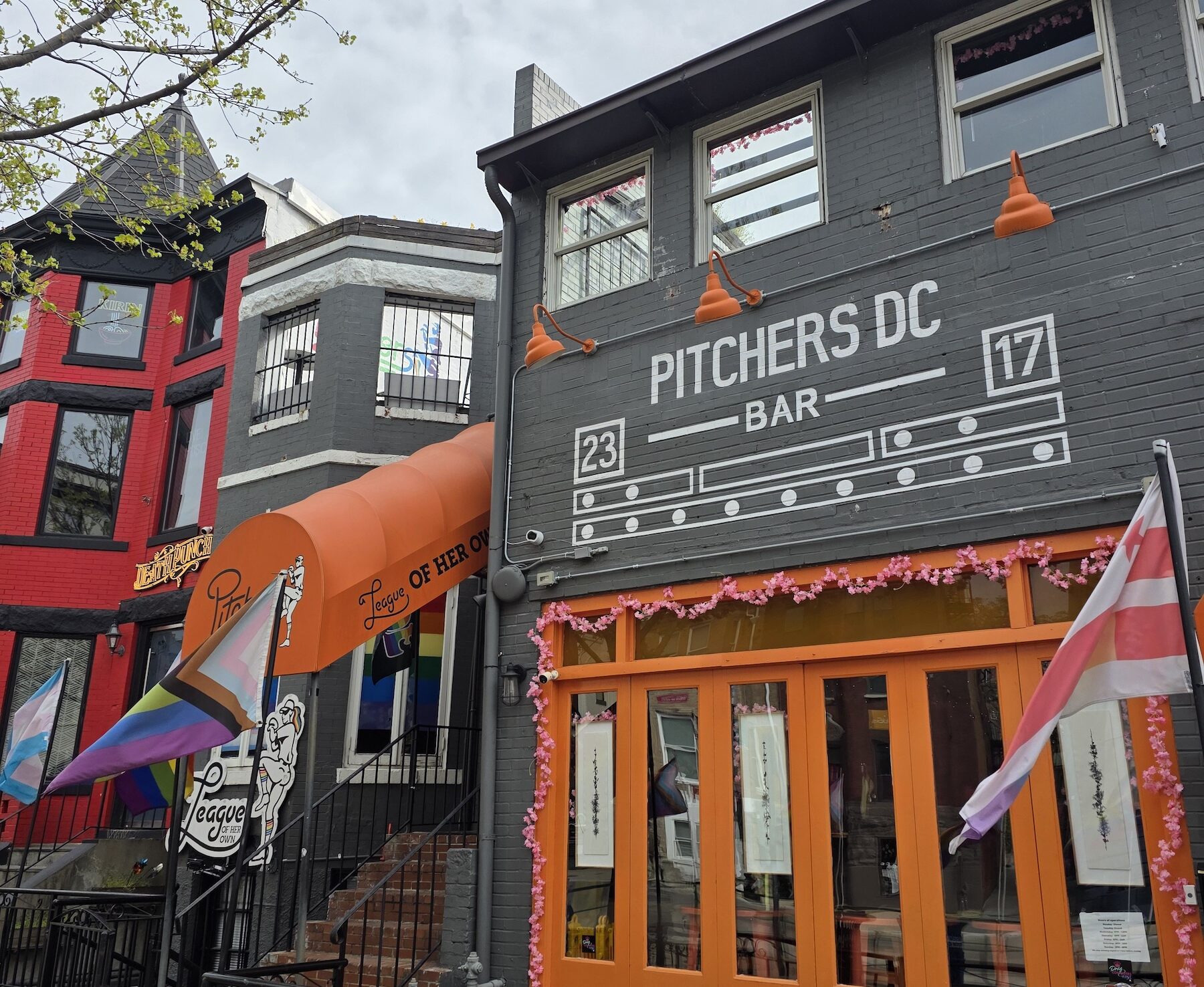 Pitchers and A League of Her Own in Adams Morgan. Photo courtesy of Pitchers. - Washingtonian Pitchers and A League of Her Own in Adams Morgan. Photo courtesy of Pitchers.