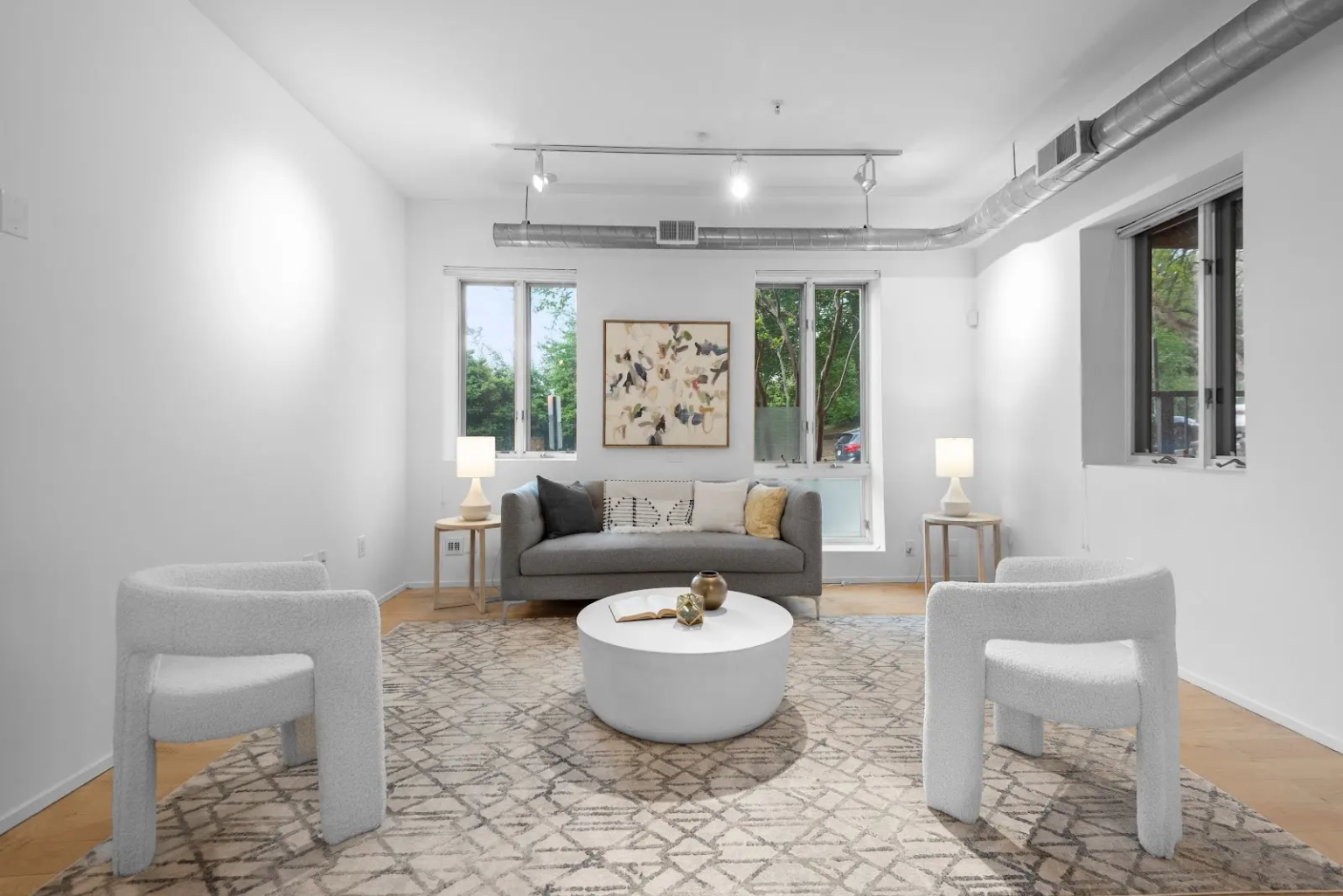 Stunning Luxury Condos In City With Private Garden image