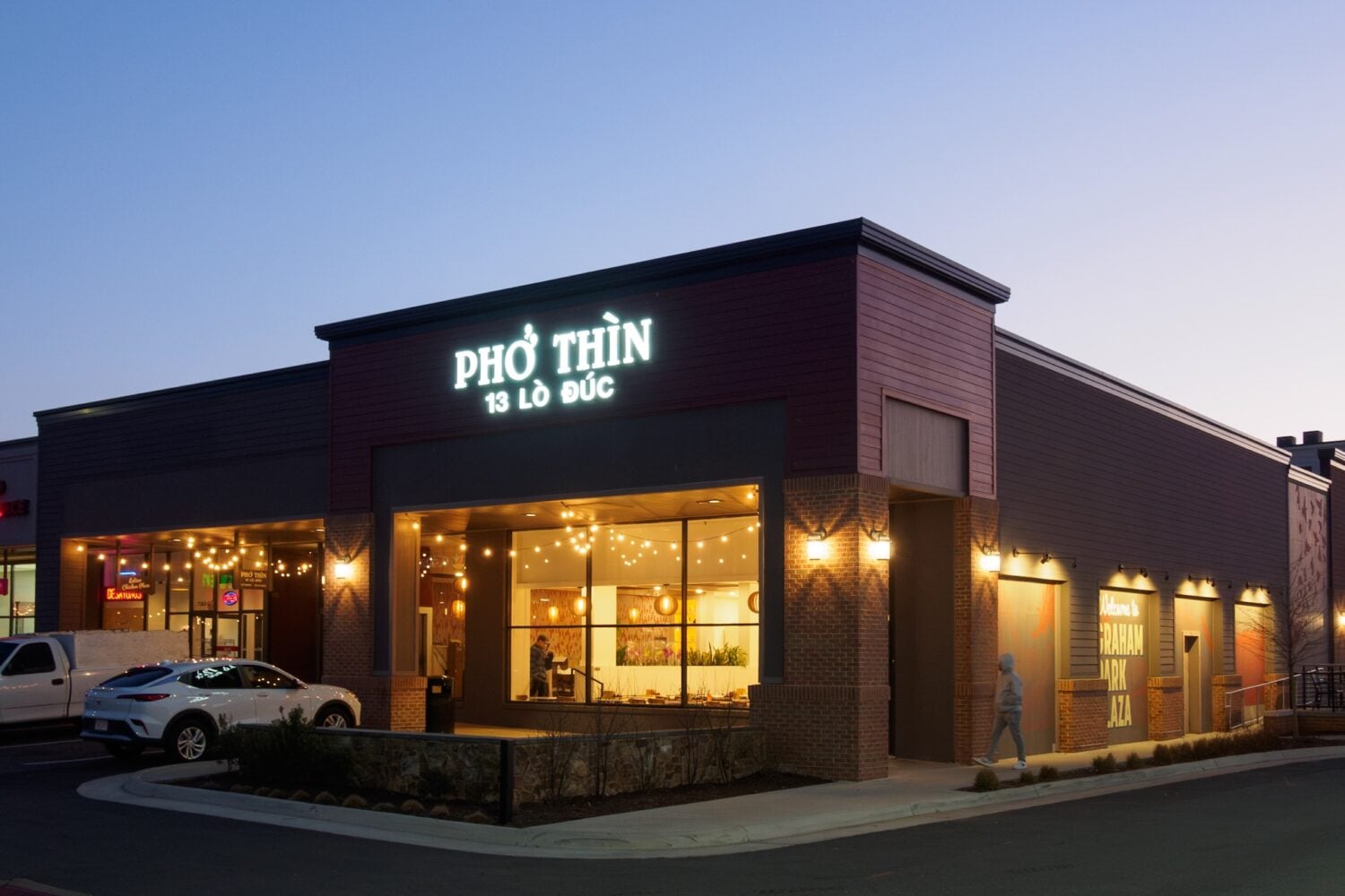 A New Style of Wok-Seared Garlic Beef Pho Arrives in Falls Church