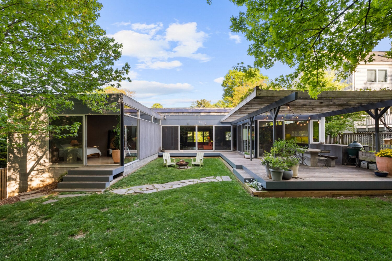 “Casa Abierta”: The Art of Open Living in Chevy Chase
