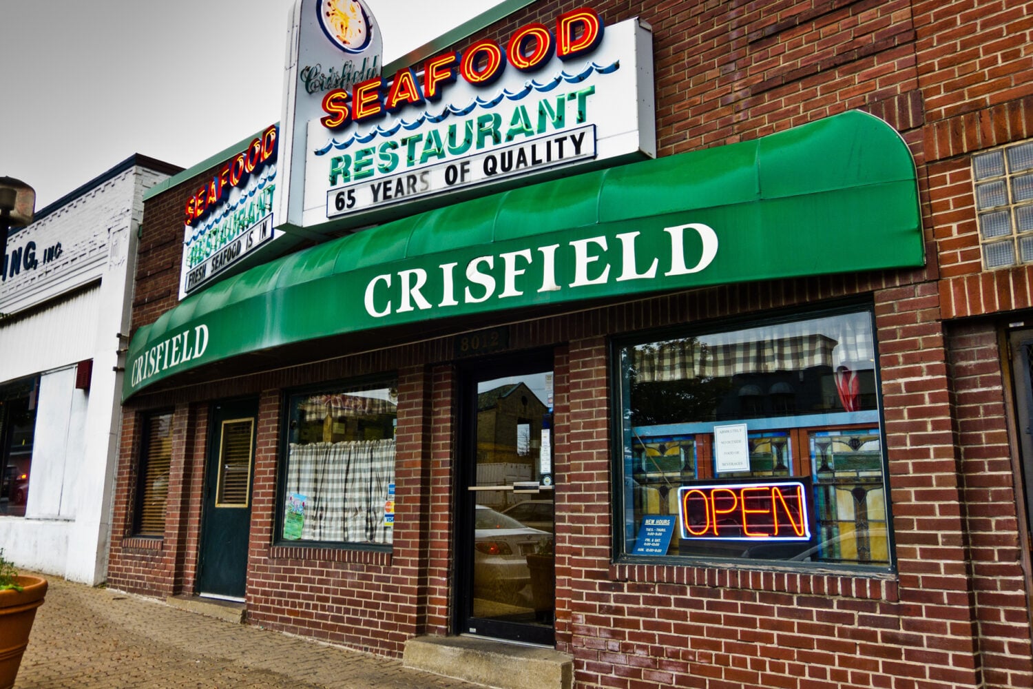 5 Beloved DC Restaurant Closures We Are Still Mourning
