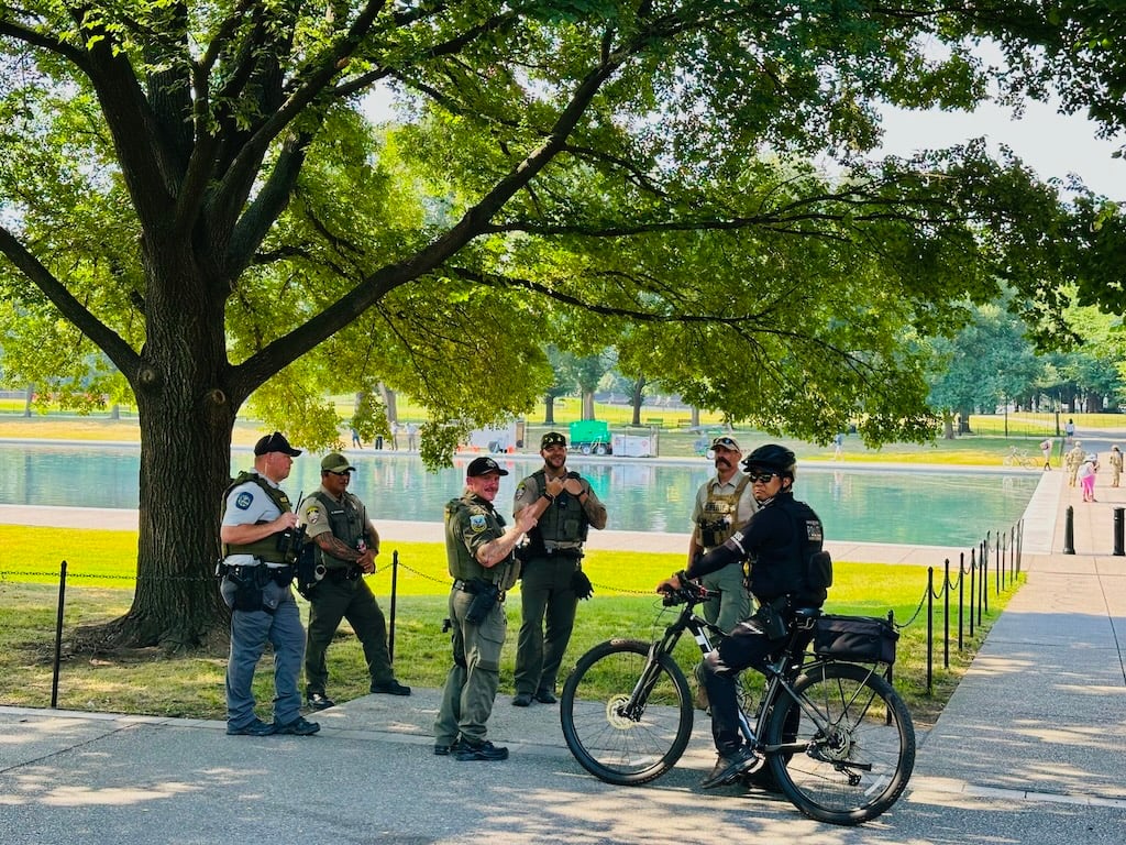 reflecting-pool-cops-evy-mages - Washingtonian