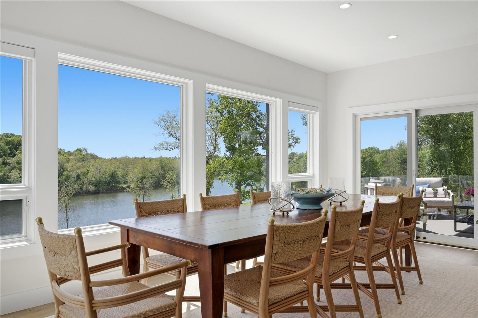 027-Breakfast Nook - Washingtonian