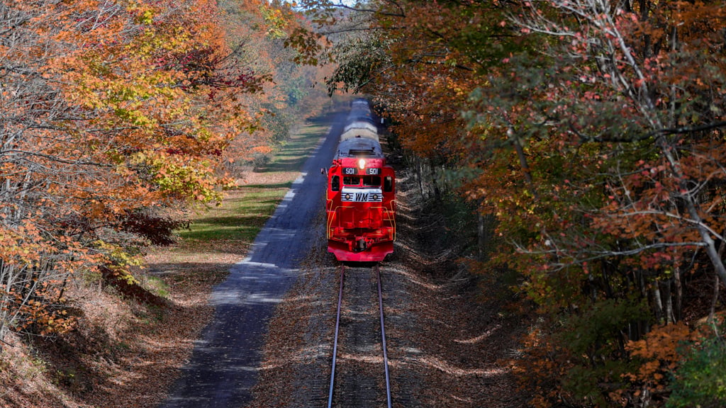 Three Ways to Experience Fall in this Adventure Corridor